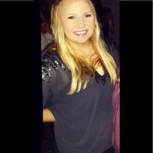 Going Out sequence V-neck sheer top